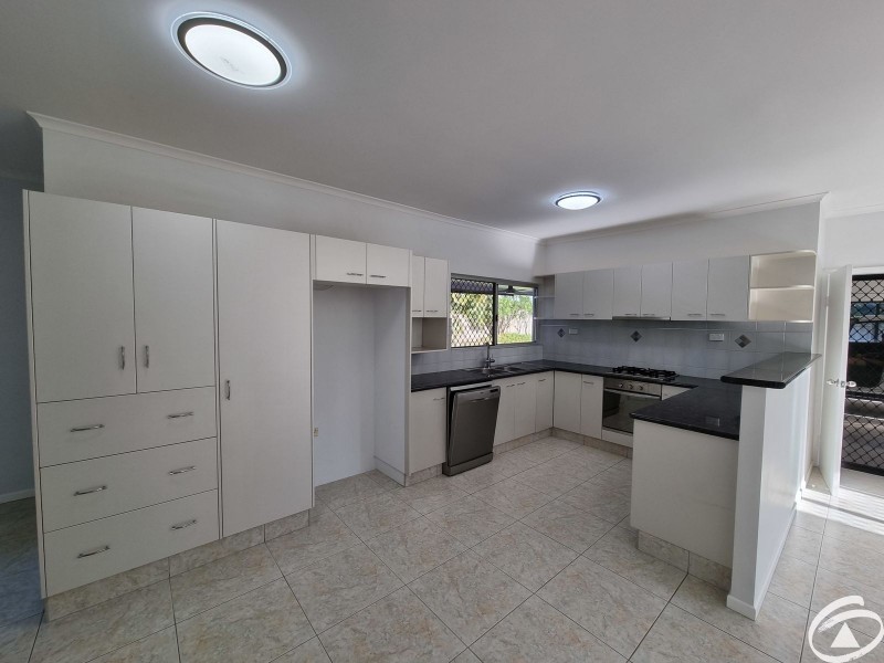 2 Tracey Close, Woree QLD 4868