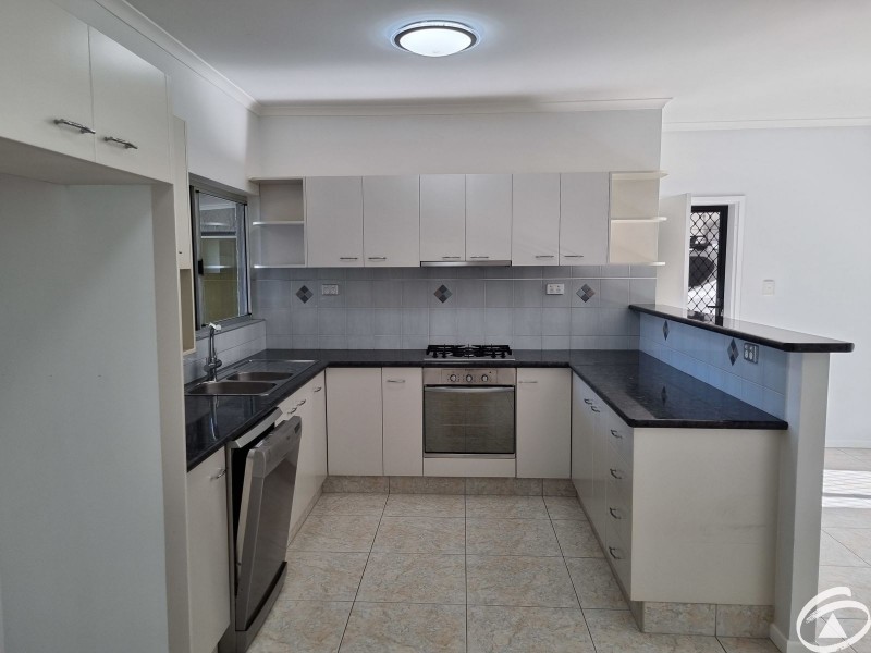 2 Tracey Close, Woree QLD 4868