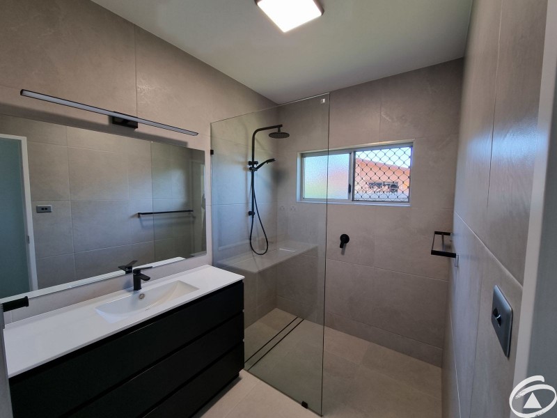 2 Tracey Close, Woree QLD 4868