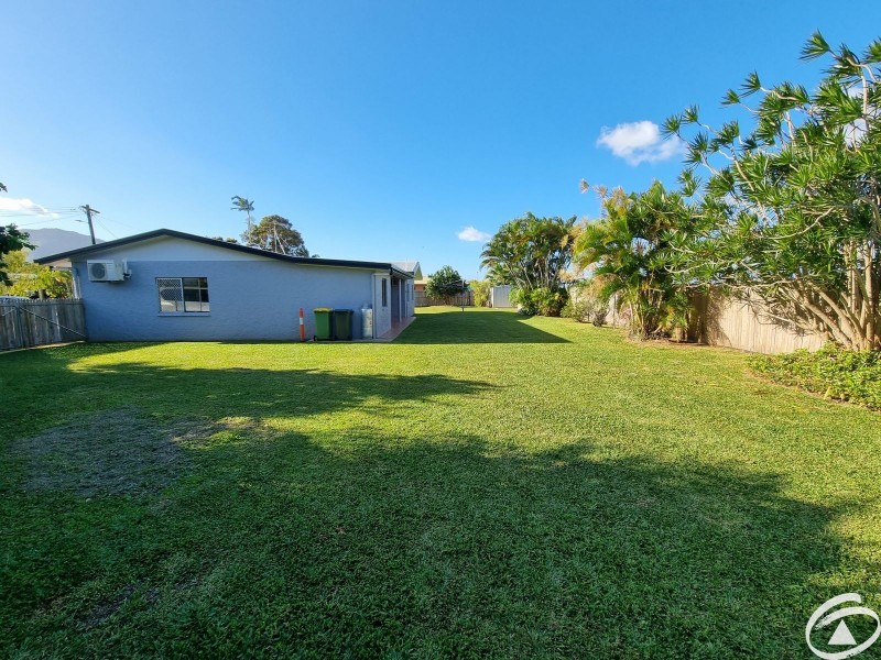 2 Tracey Close, Woree QLD 4868