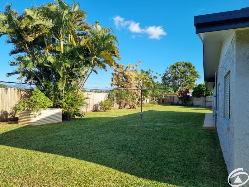 2 Tracey Close, Woree QLD 4868