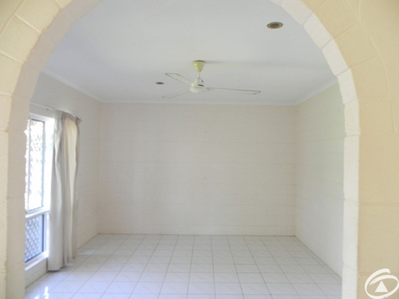 8 Mangano Close, Brinsmead QLD 4870