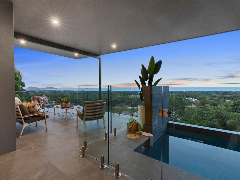 28/9 Savaii Close, Palm Cove QLD 4879