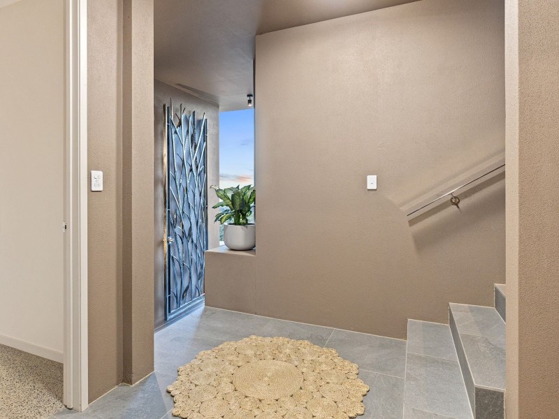 28/9 Savaii Close, Palm Cove QLD 4879