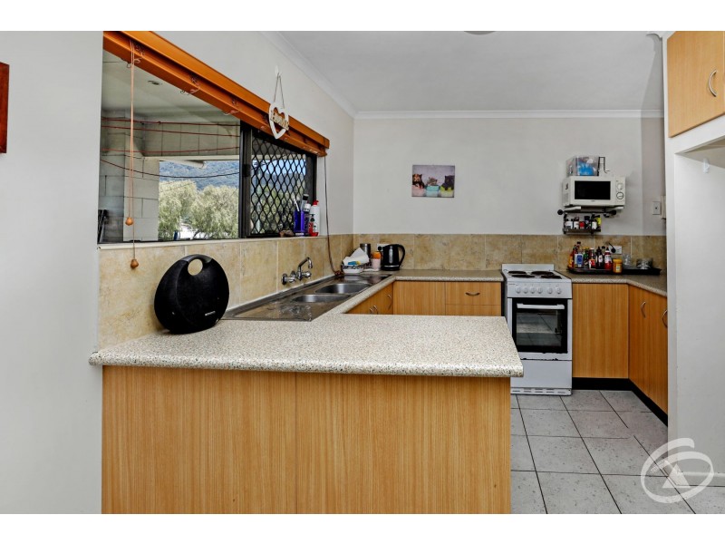 8/18 Jensen Street, Manoora QLD 4870