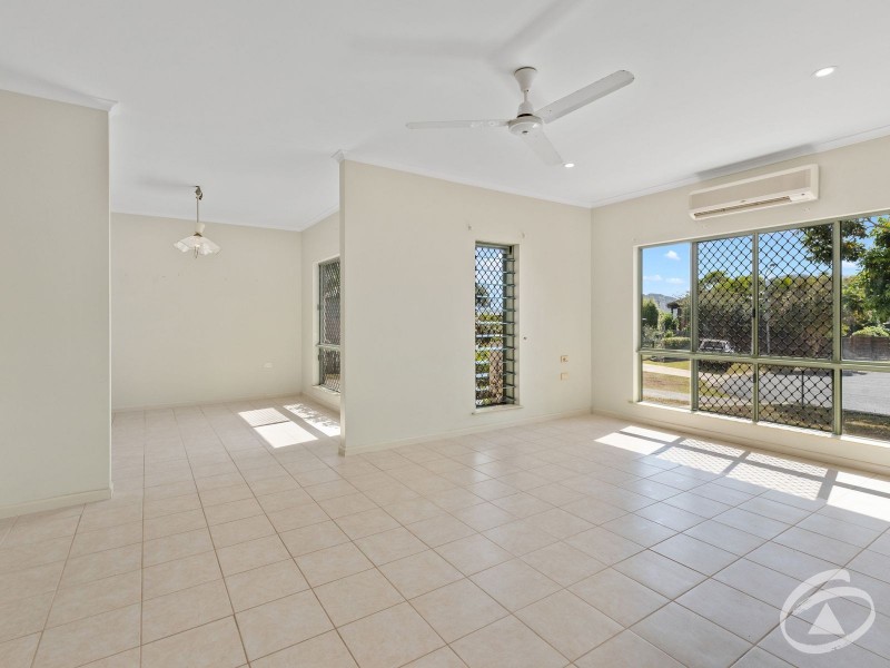 7 Sycamore Close, Redlynch QLD 4870