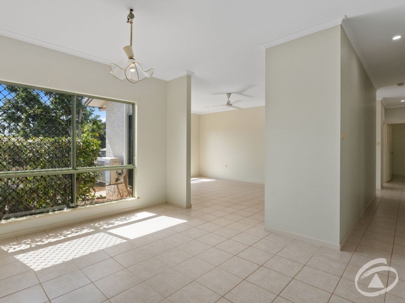 7 Sycamore Close, Redlynch QLD 4870