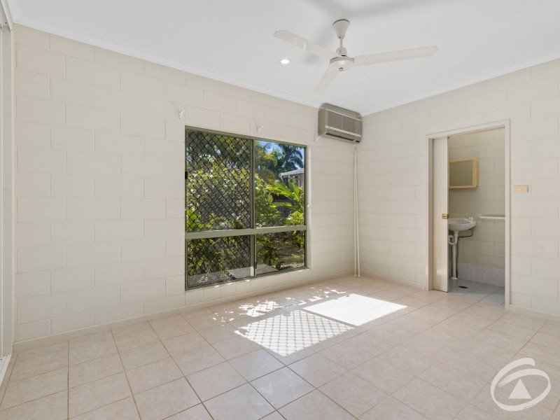 7 Sycamore Close, Redlynch QLD 4870