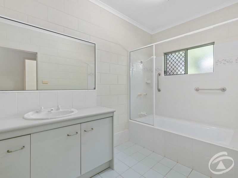 7 Sycamore Close, Redlynch QLD 4870