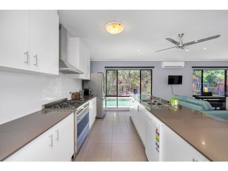 16 Retreat Close, Palm Cove QLD 4879
