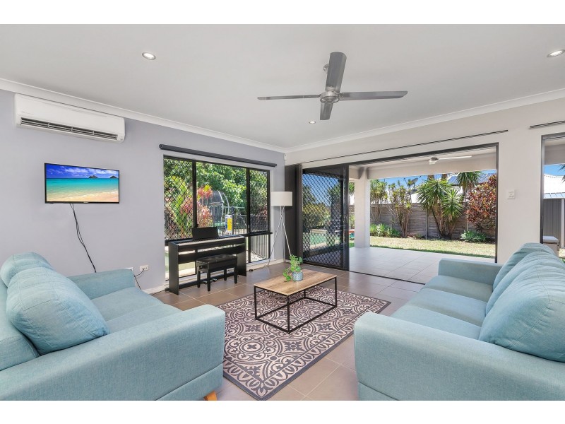 16 Retreat Close, Palm Cove QLD 4879