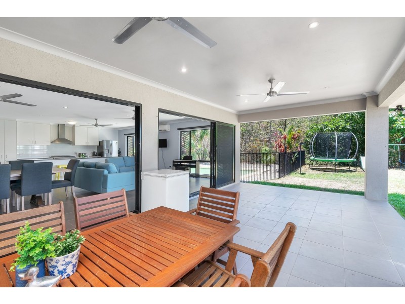 16 Retreat Close, Palm Cove QLD 4879