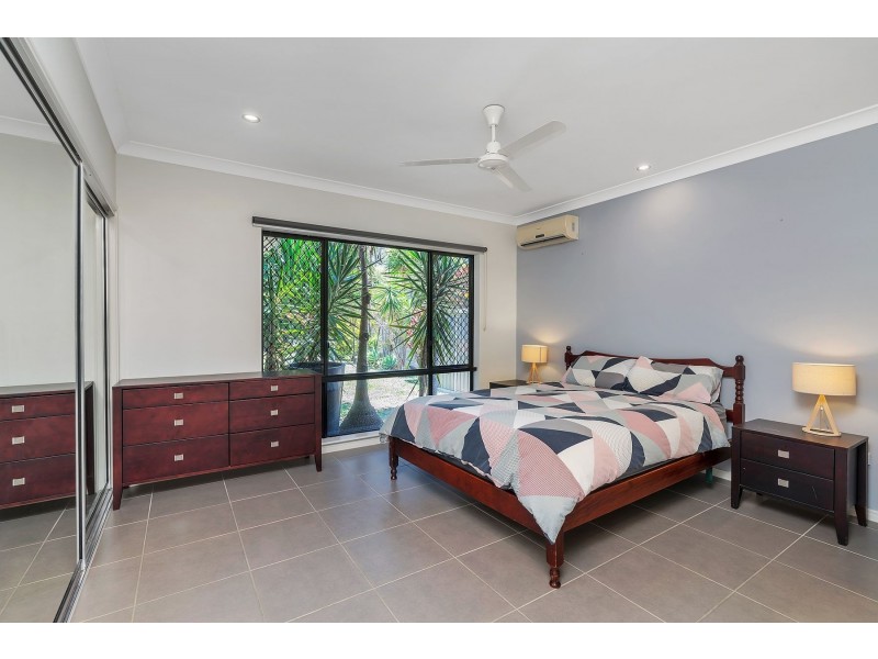 16 Retreat Close, Palm Cove QLD 4879