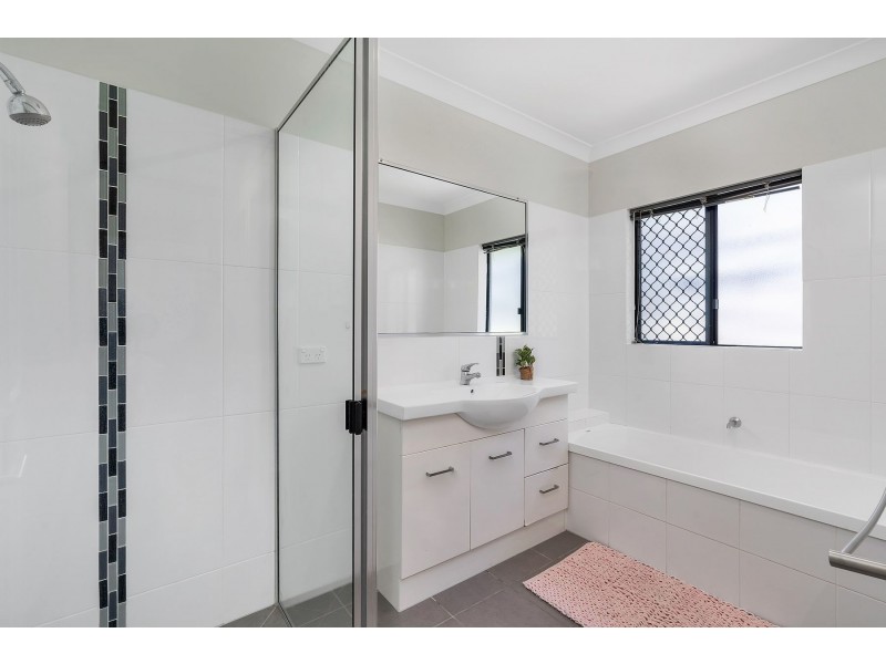 16 Retreat Close, Palm Cove QLD 4879