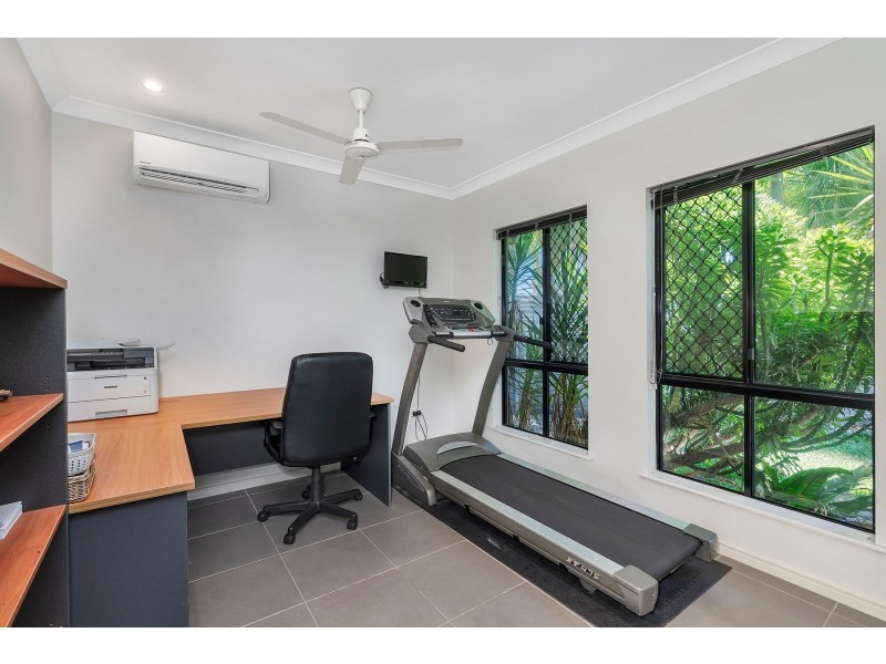 16 Retreat Close, Palm Cove QLD 4879