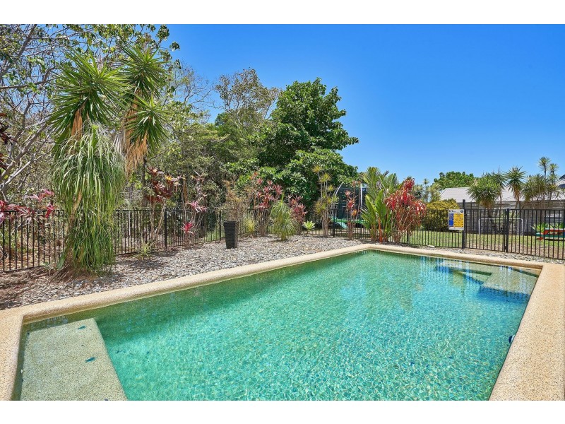 16 Retreat Close, Palm Cove QLD 4879