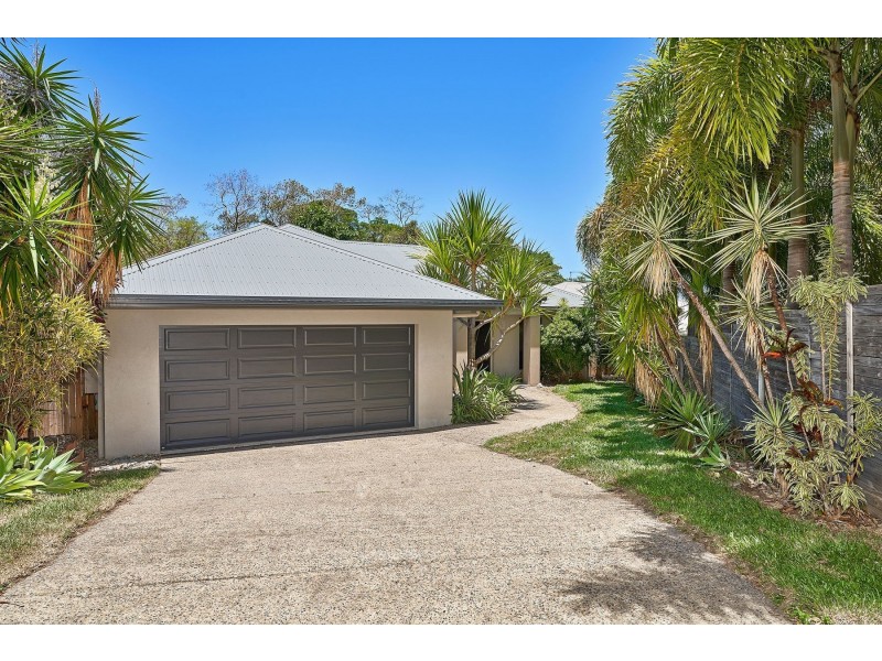 16 Retreat Close, Palm Cove QLD 4879