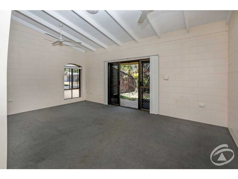 21 Leon Close, Brinsmead QLD 4870