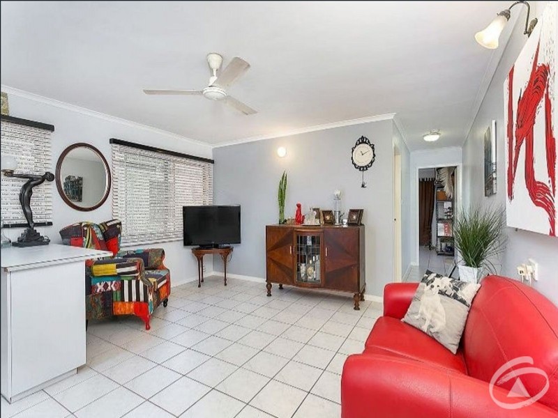 10/284 Lake Street, Cairns North QLD 4870