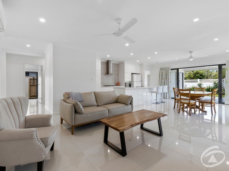 33 Lillydale Way, Trinity Beach QLD 4879