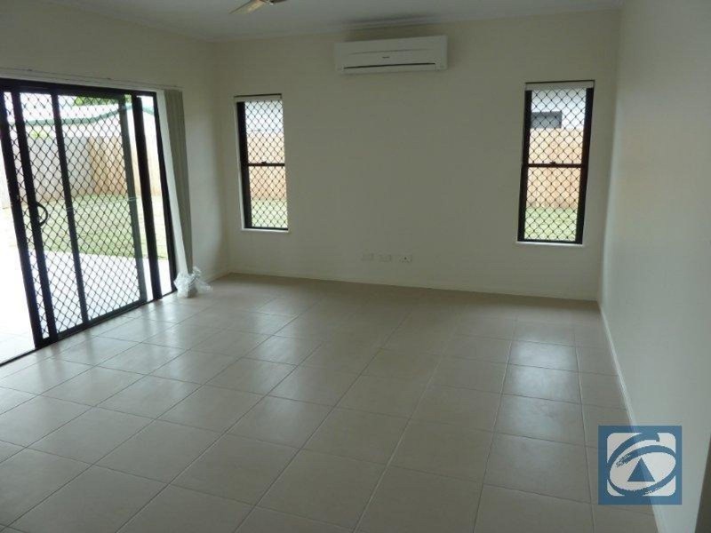 8 Tati Close, Bentley Park QLD 4869