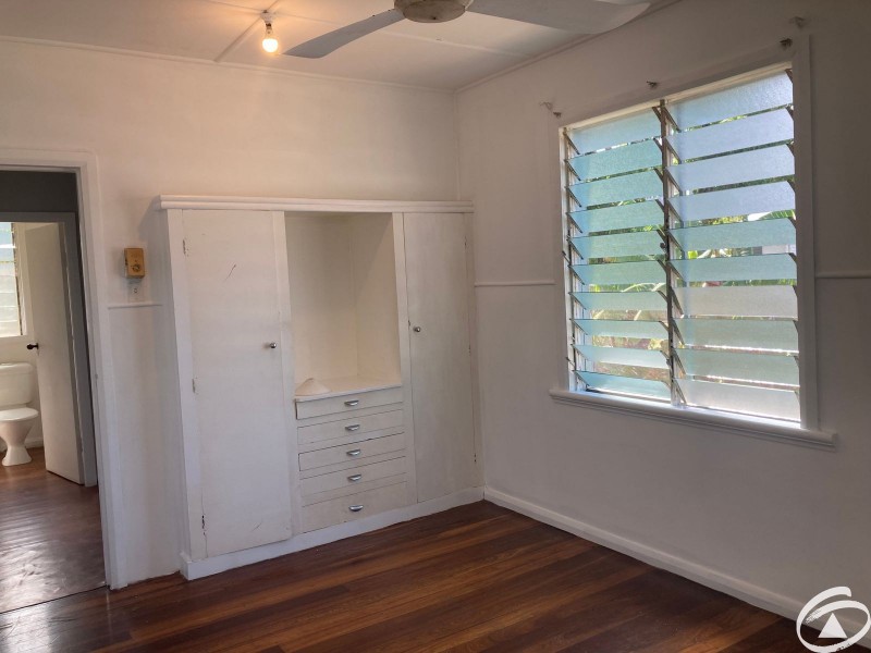 489 McCoombe Street, Mooroobool QLD 4870