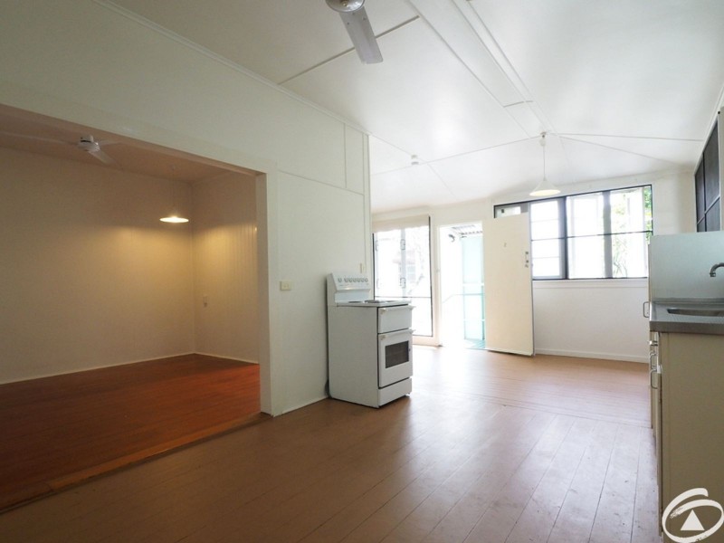 2/81 Digger Street, Cairns North QLD 4870