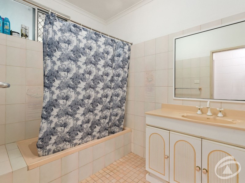 14 Venezia Street, Woree QLD 4868