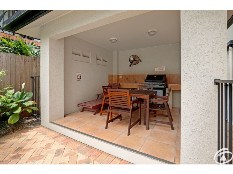 9/106 McLeod Street, Cairns North QLD 4870
