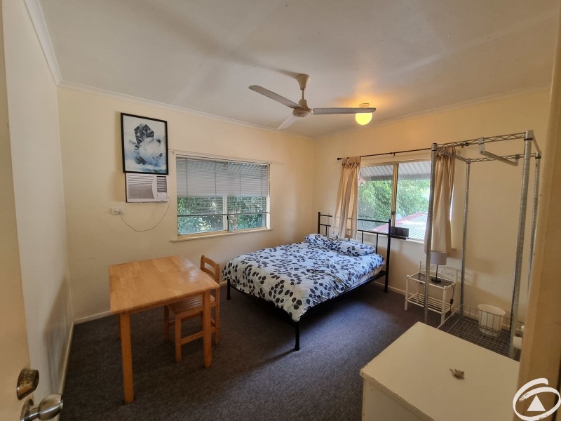 5B Lumley, Parramatta Park QLD 4870