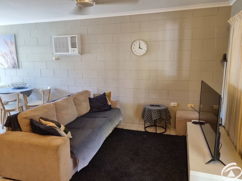 2/379 Mayers Street, Edge Hill QLD 4870