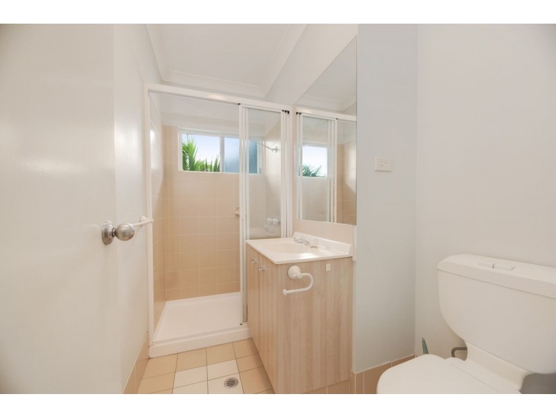 10/303-305 Lake Street, Cairns North QLD 4870