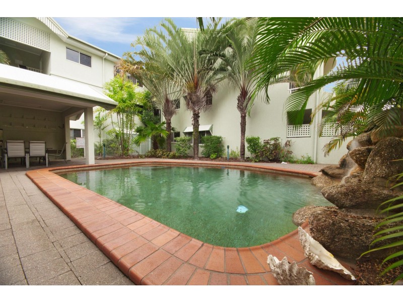 10/303-305 Lake Street, Cairns North QLD 4870