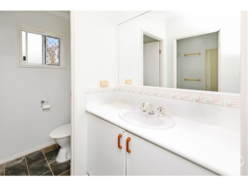 13 Compton Court, Bentley Park QLD 4869