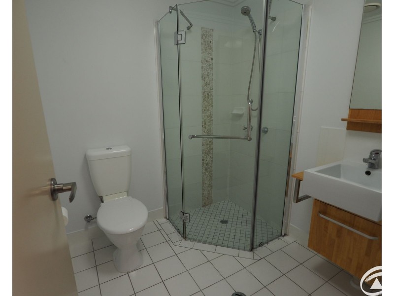 323/22 Ward Street, Mooroobool QLD 4870