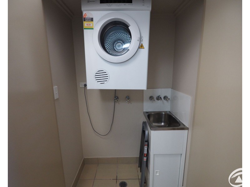 323/22 Ward Street, Mooroobool QLD 4870