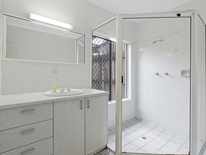 19 Satinash Close, Redlynch QLD 4870