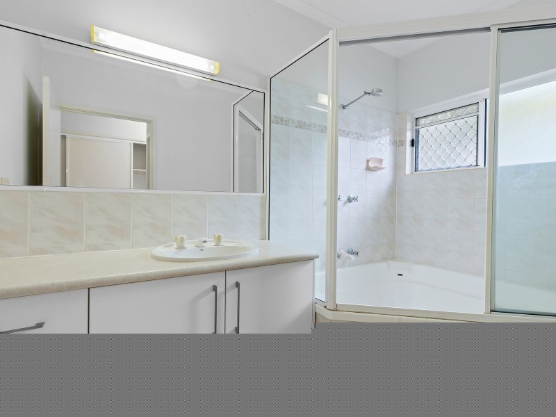 19 Satinash Close, Redlynch QLD 4870