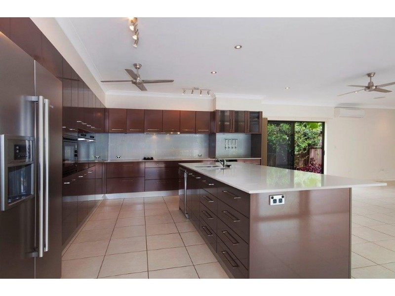 5 Rainbow Street, Kanimbla QLD 4870