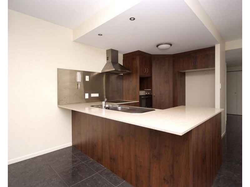 19/351 Lake Street, Cairns North QLD 4870