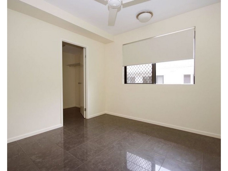 19/351 Lake Street, Cairns North QLD 4870