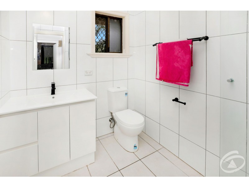 3/404 Cochrane Street, Mooroobool QLD 4870