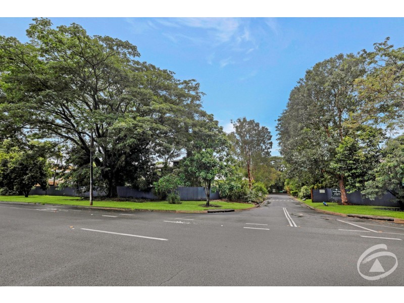 3/404 Cochrane Street, Mooroobool QLD 4870
