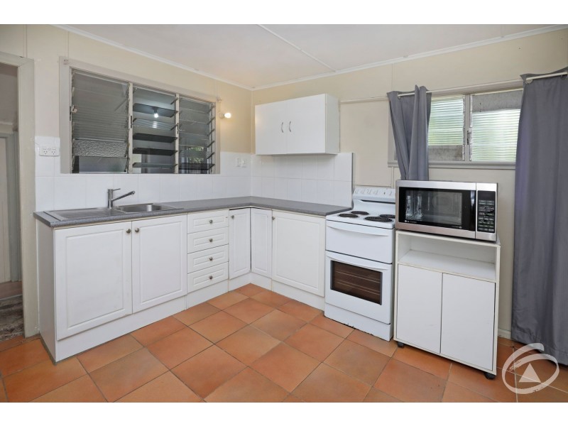 2/60 Dalton Street, Westcourt QLD 4870