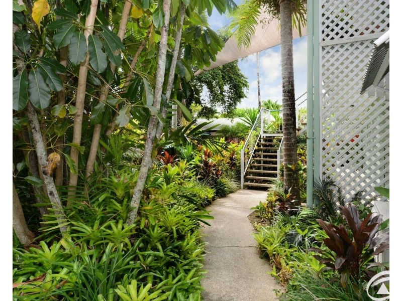 5/346-348 McCoombe Street, Mooroobool QLD 4870