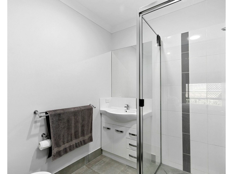2/33 Anson Street, Bentley Park QLD 4869