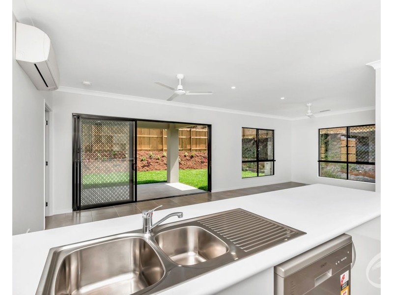 2/33 Anson Street, Bentley Park QLD 4869