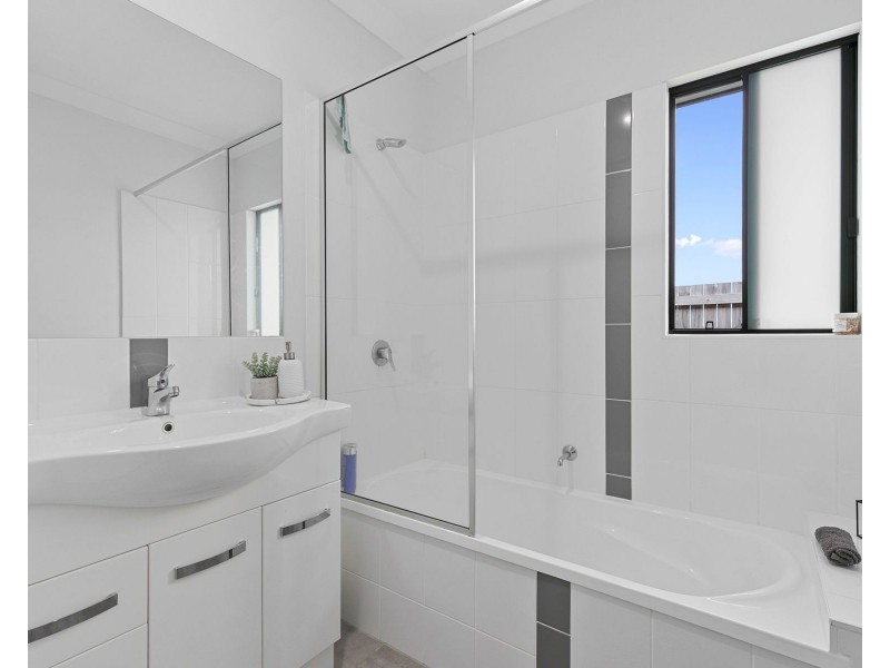 2/33 Anson Street, Bentley Park QLD 4869