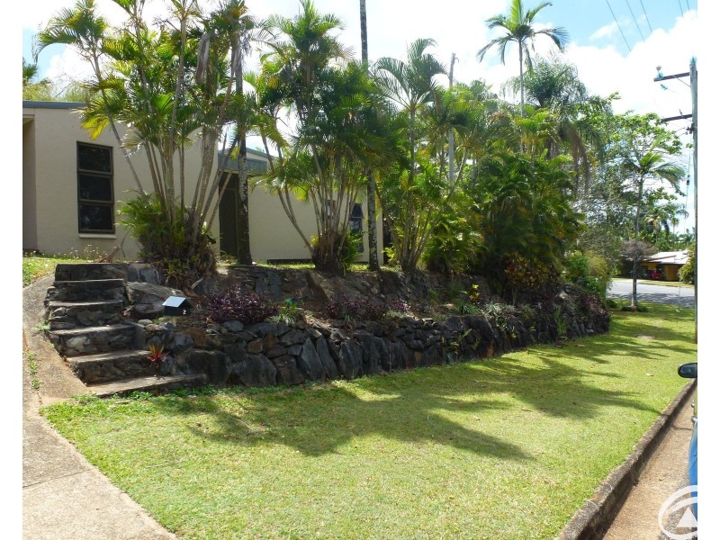 2 Bremner Street, Mooroobool QLD 4870