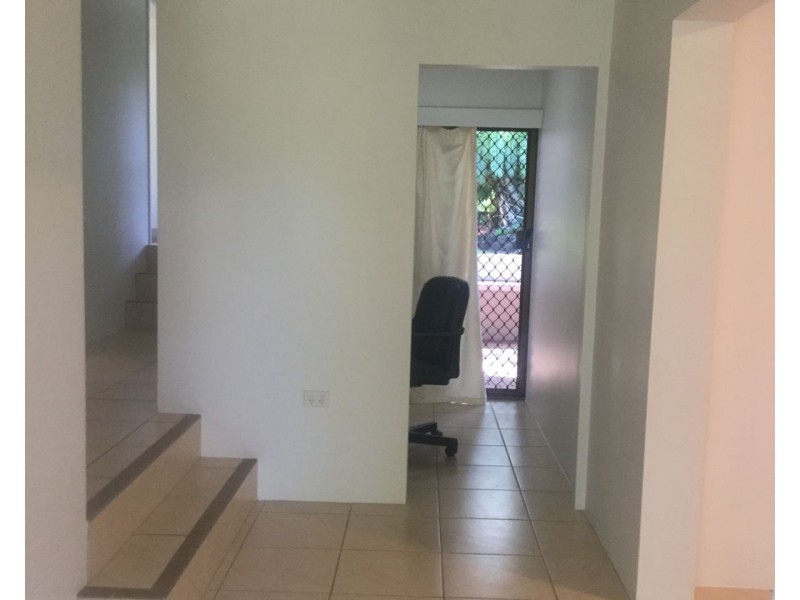2 Bremner Street, Mooroobool QLD 4870